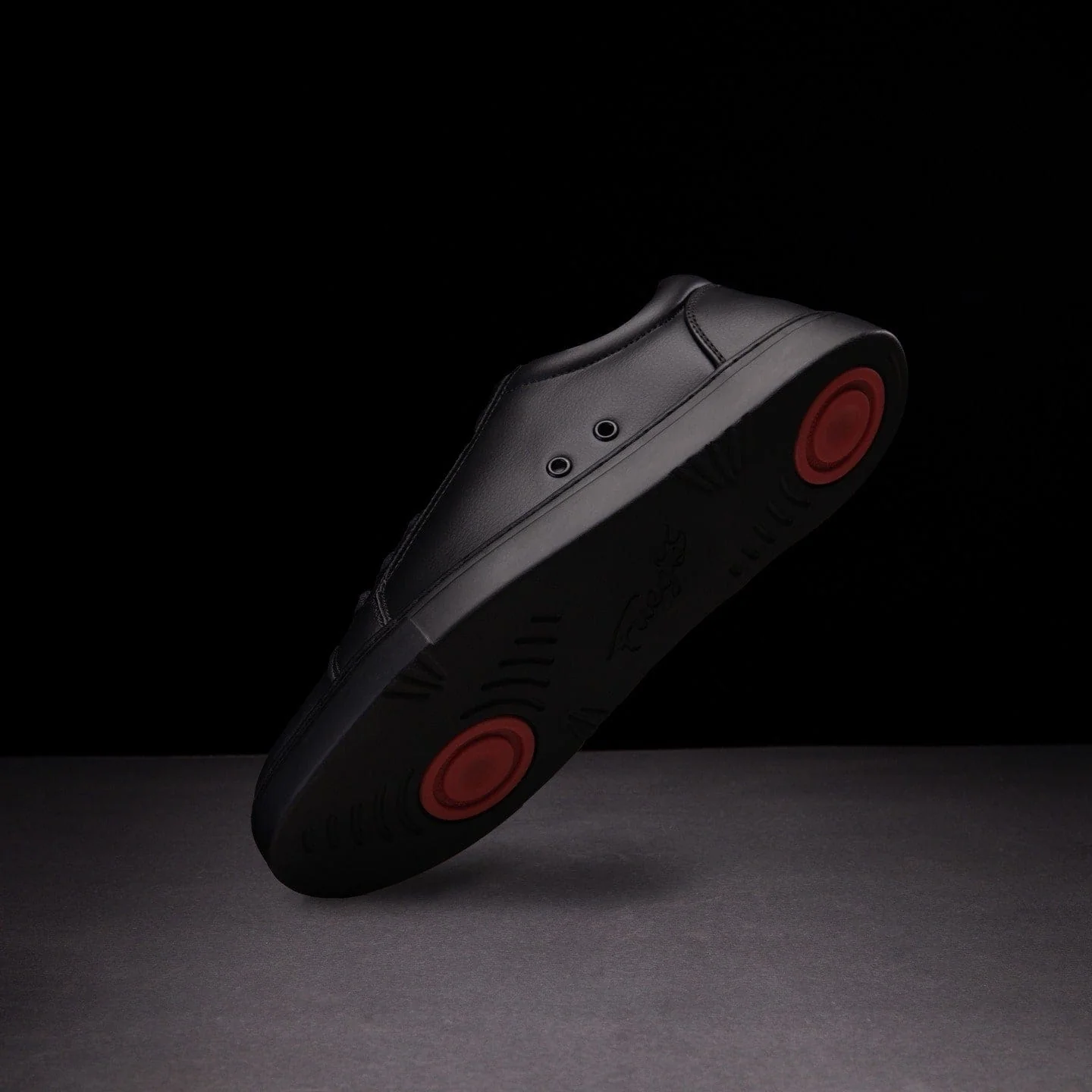 All-black Low-top - Image 5