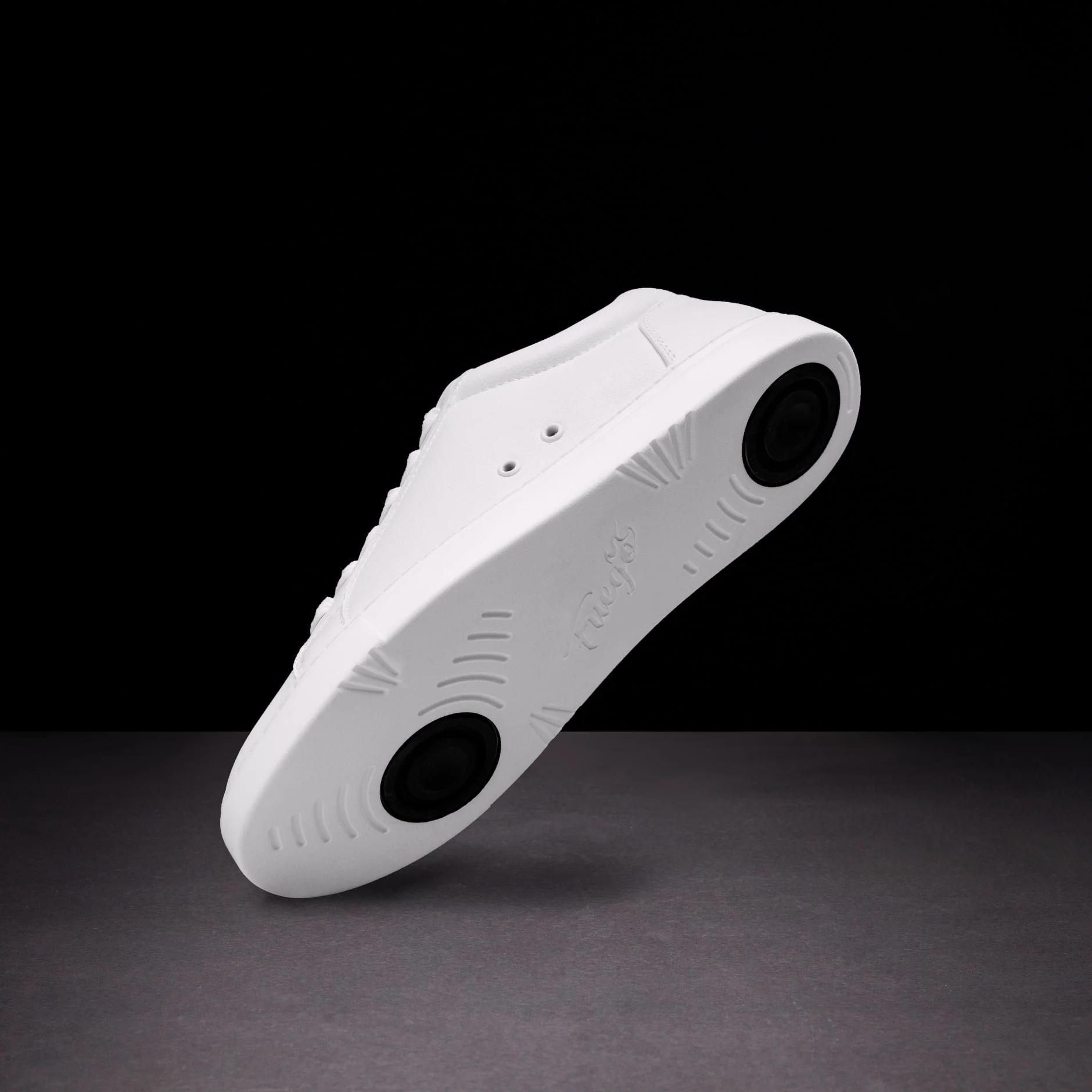 White Low-top - Image 11